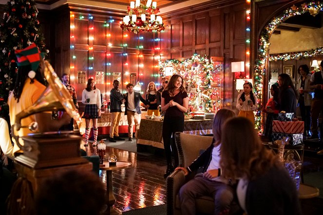 Legacies - A sötétség öröksége - This Christmas Was Surprisingly Violent - Filmfotók - Danielle Rose Russell