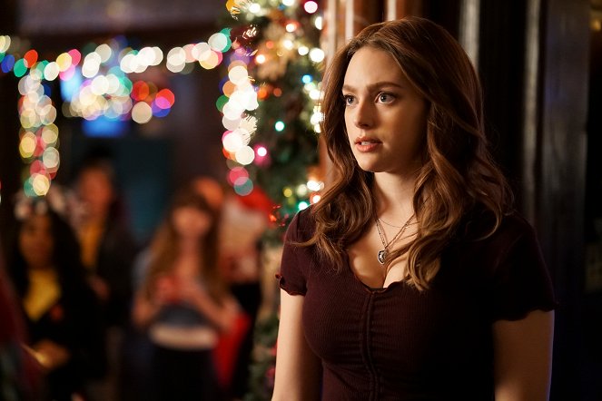 Odkaz - This Christmas Was Surprisingly Violent - Z filmu - Danielle Rose Russell