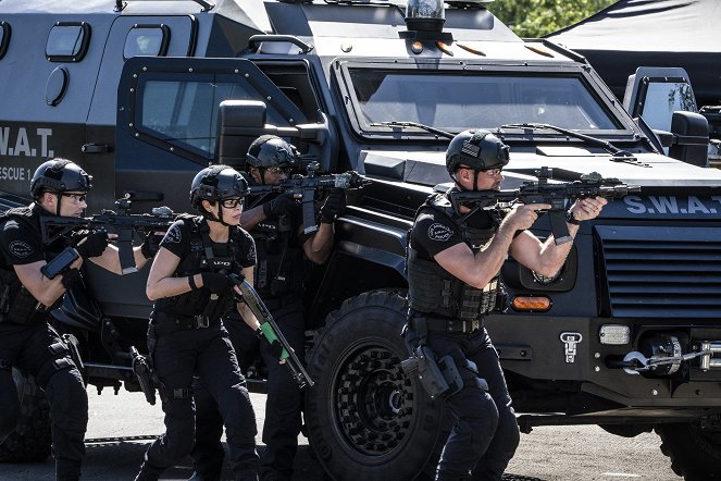 SWAT - Különleges egység - Szörnyeteg - Filmfotók - Alex Russell, Lina Esco, Jay Harrington