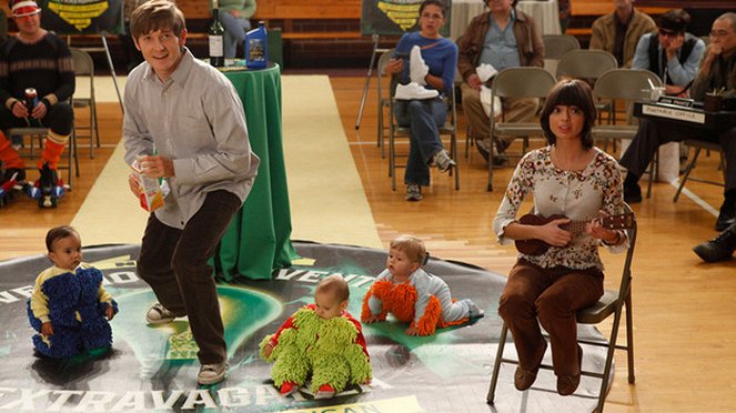 Raising Hope - Season 2 - Bro-gurt - Photos - Lucas Neff, Kate Micucci