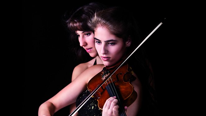 Invisible Strings - The Talented Pusker Sisters - Photos