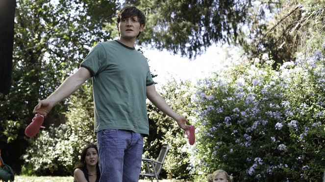 Raising Hope - Season 3 - Throw Maw Maw from the House, Part One - Photos - Shannon Woodward, Lucas Neff