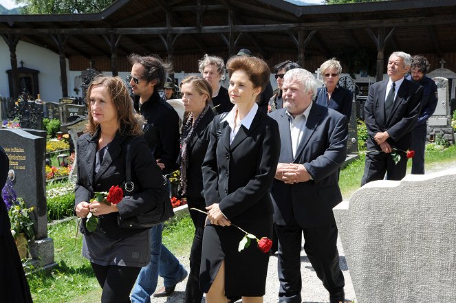 4 ženy a pohřeb - Auferstanden - Z filmu - Michael Ostrowski, Martina Poel, Brigitte Jaufenthaler