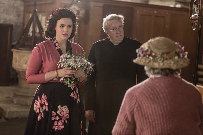 Father Brown - The House of God - Film - Emer Kenny, Mark Williams, Sorcha Cusack
