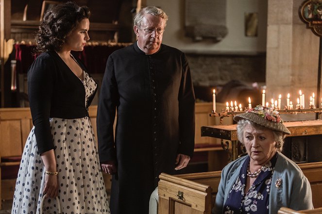 Father Brown - The House of God - Photos - Emer Kenny, Mark Williams, Sorcha Cusack