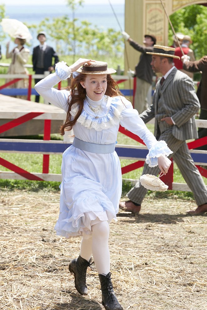 Anne with an E - Season 3 - The Summit of My Desires - Photos - Amybeth McNulty
