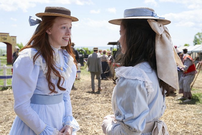 Anne with an E - The Summit of My Desires - Photos - Amybeth McNulty, Dalila Bela