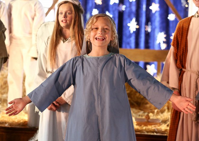 Skutočný príbeh Dolly Partonovej: Farebné Vianoce - Z filmu - Hannah Nordberg, Alyvia Alyn Lind