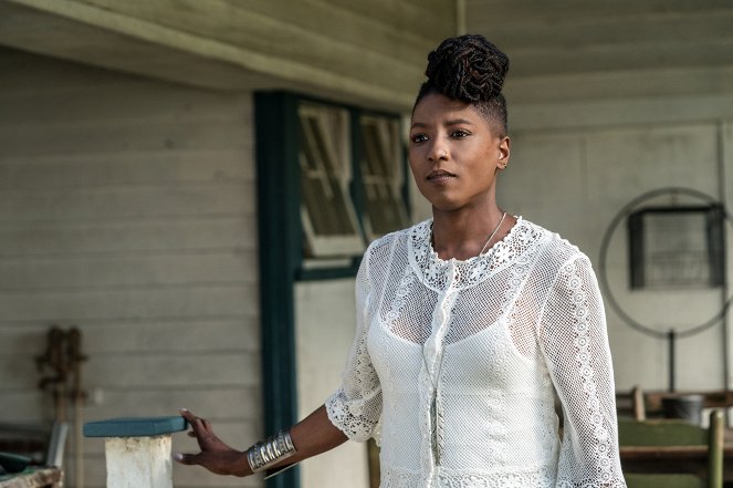 Queen Sugar - By the Spit - Photos - Rutina Wesley