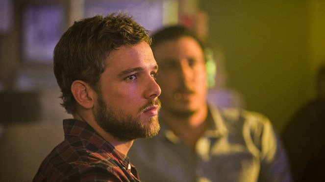 SEAL Team - Tip of the Spear - Photos - Max Thieriot