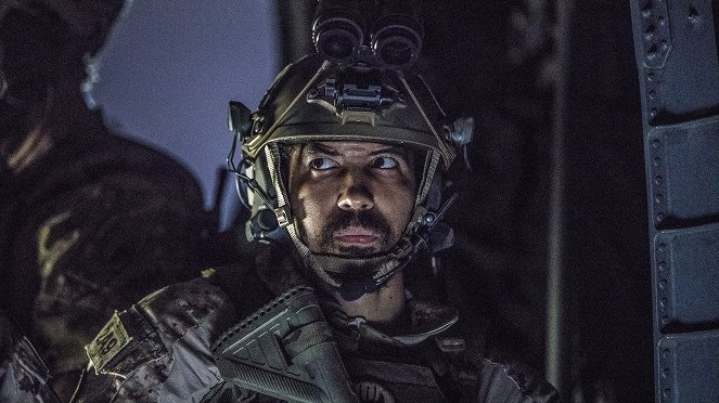 SEAL Team - Ein schlagkräftiges Team - Filmfotos - Neil Brown Jr.