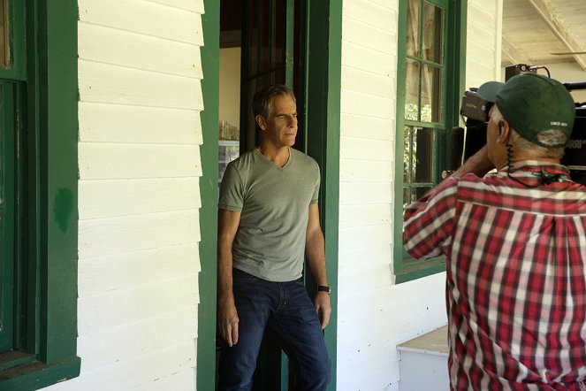 NCIS: New Orleans - Close to Home - Making of - Scott Bakula