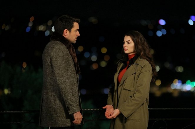 Afili Aşk - Kötü Kız - De la película - Çağlar Ertuğrul, Burcu Özberk
