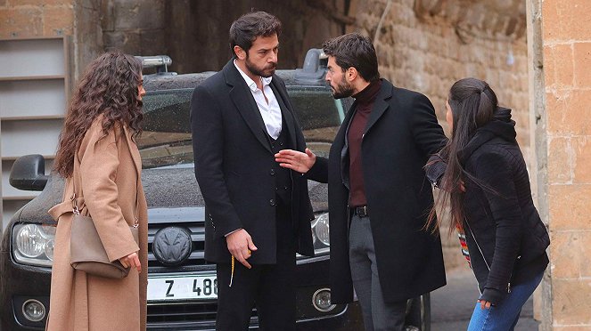 Hercai - Episode 12 - Kuvat elokuvasta - Ahmet Tansu Taşanlar, Akın Akınözü