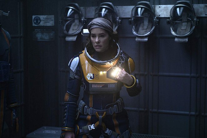 Lost in Space - Ninety-Seven - Photos - Parker Posey