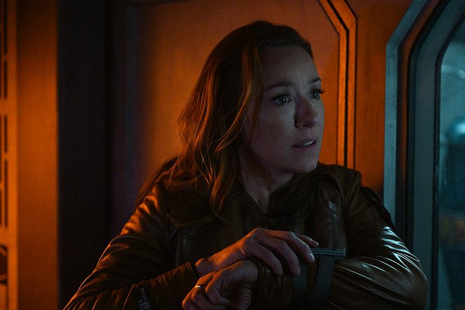 Lost in Space - Ninety-Seven - Photos - Molly Parker