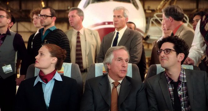 Larry Gaye: Renegade Male Flight Attendant - De la película - Henry Winkler