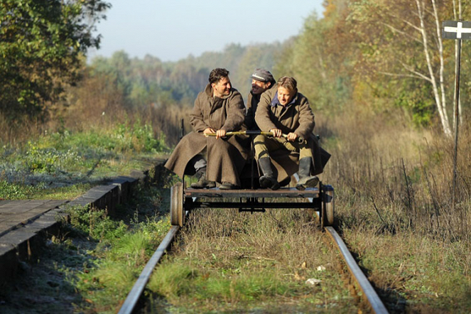 1920. Wojna i miłość - Filmfotos - Wojciech Zieliński, Jakub Wesolowski