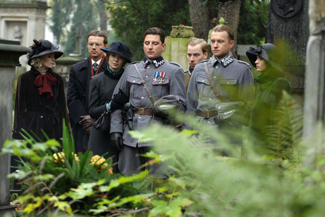 1920. Wojna i miłość - Filmfotos - Karolina Nolbrzak, Lesław Żurek, Karolina Chapko, Wojciech Zieliński, Maciej Nawrocki, Jakub Wesolowski, Katarzyna Maciag