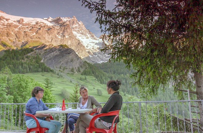 Alpesi falvak lakói - Egy falura három doktornő - Filmfotók