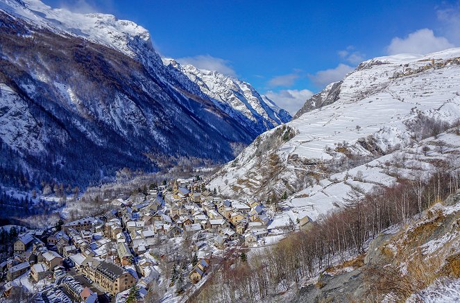 Alpesi falvak lakói - Egy falura három doktornő - Filmfotók