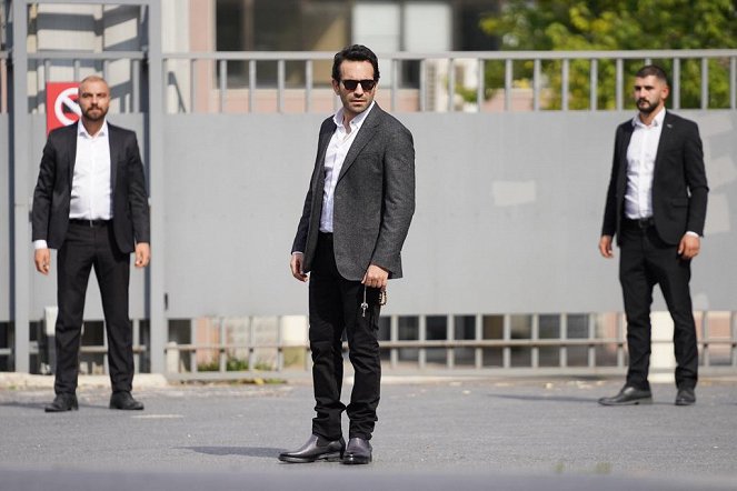 Azize - Episode 1 - Photos - Buğra Gülsoy