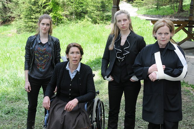 4 ženy a pohřeb - Série 6 - Ausradiert - Z filmu - Miriam Stein, Adele Neuhauser, Martina Poel, Brigitte Kren