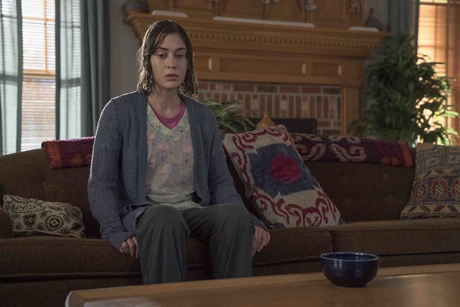 Castle Rock - Clean - Film - Lizzy Caplan