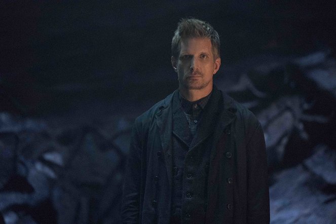 Castle Rock - Clean - Photos - Paul Sparks