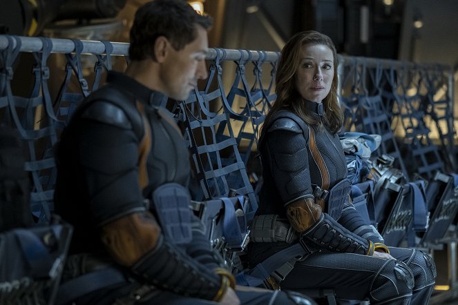 Lost in Space - Run - Photos - Molly Parker