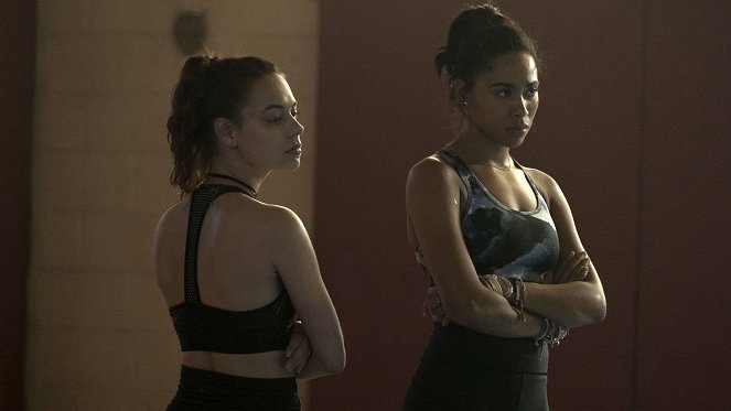 Dare Me - Mutually Assured Destruction - Van film - Marlo Kelly, Herizen F. Guardiola