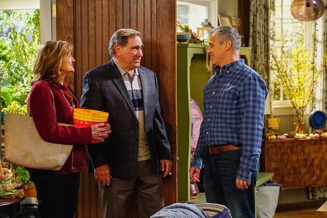 Man with a Plan - Out with the In-Laws - Photos - Nancy Lenehan, Dan Lauria, Matt LeBlanc