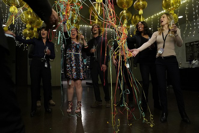 Criminal Minds - Season 14 - Ashley - Filmfotos - Paget Brewster, Kirsten Vangsness, Matthew Gray Gubler, Aisha Tyler, A.J. Cook
