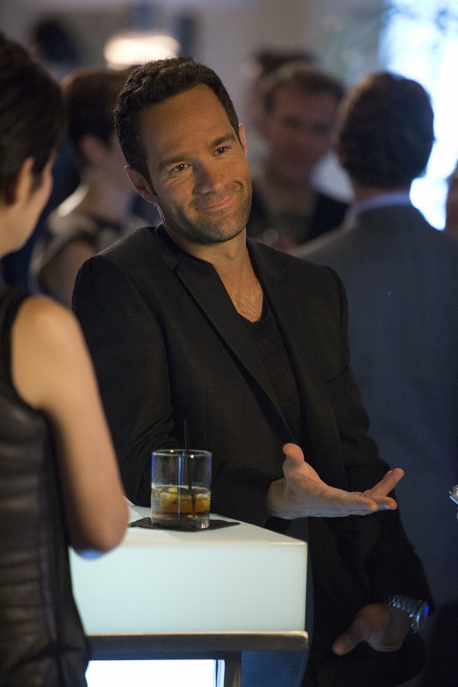 Episodes - Season 3 - Episode 5 - Photos - Chris Diamantopoulos