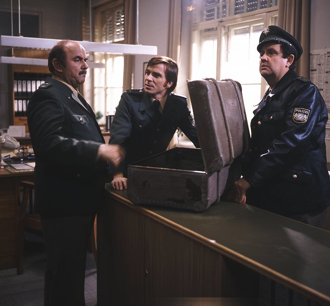 Polizeiinspektion 1 - Der Vermißte - De la película - Walter Sedlmayr, Elmar Wepper, Max Grießer
