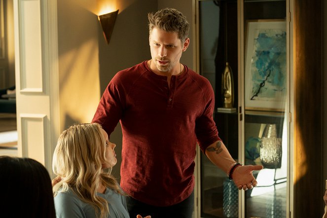 Tell Me a Story - Season 2 - New Pages - Photos - Natalie Alyn Lind, Matt Lauria