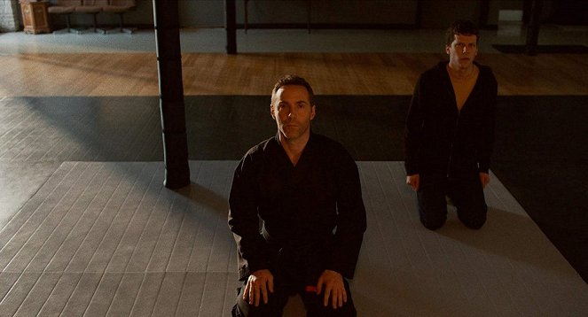 Sztuka samoobrony - Z filmu - Alessandro Nivola, Jesse Eisenberg