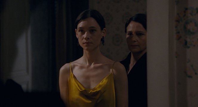 L'Autre - Van film - Àstrid Bergès-Frisbey, Anouk Grinberg