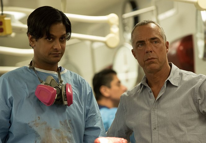 Bosch - Season 2 - The Thing About Secrets - Photos - Titus Welliver