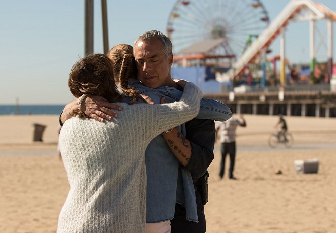 Bosch - Season 2 - Everybody Counts - Photos - Titus Welliver