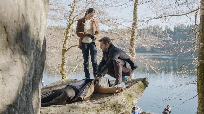 Meurtres à... - Season 5 - Meurtres en Auvergne - Film - Sofia Essaïdi, Frédéric Diefenthal