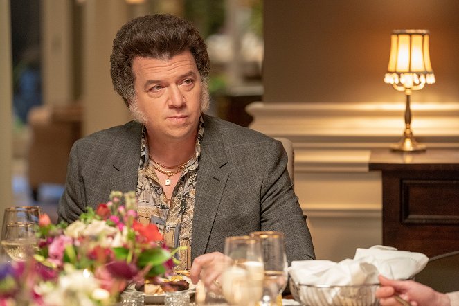 The Righteous Gemstones - They Are Weak, But He Is Strong - Van film - Danny McBride