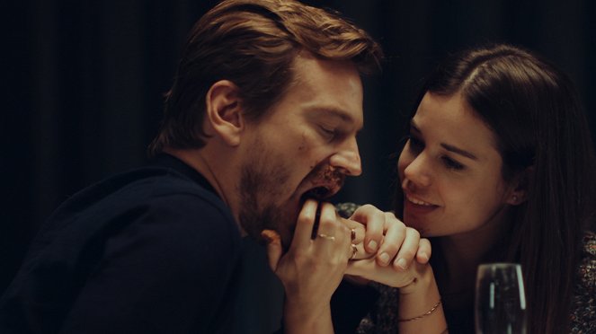 Foodie Love - Z filmu - Guillermo Pfening, Laia Costa