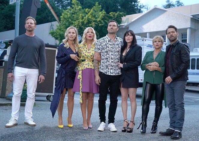 BH90210 - The Table Read - De la película - Ian Ziering, Jennie Garth, Tori Spelling, Brian Austin Green, Shannen Doherty, Gabrielle Carteris, Jason Priestley