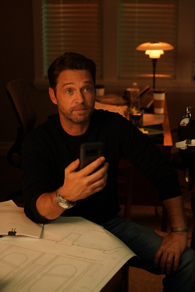 BH90210 - Picture's Up - Photos - Jason Priestley