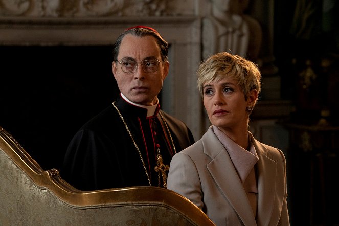 The New Pope - Episode 3 - Van film - Maurizio Lombardi, Cécile de France