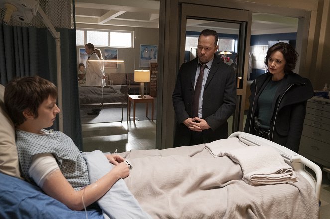 Blue Bloods - Crime Scene New York - Careful What You Wish For - Photos - Donnie Wahlberg, Marisa Ramirez