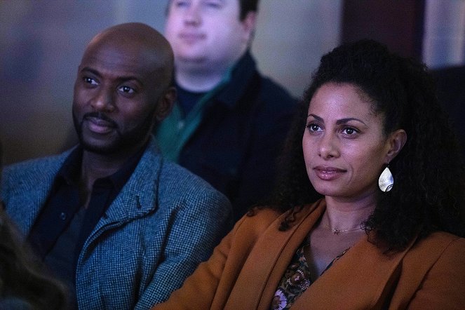A Million Little Things - Der Kuss - Filmfotos - Romany Malco, Christina Moses
