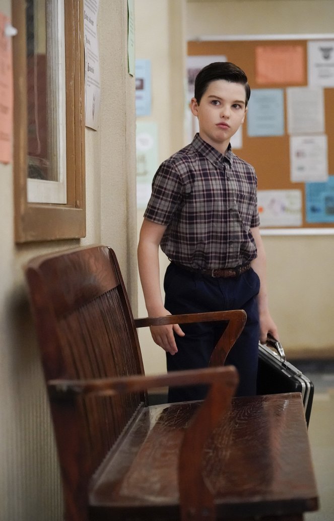 Young Sheldon - A Broom Closet and Satan's Monopoly Board - Van film - Iain Armitage