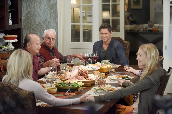 The Grinder - Giving Thanks, Getting Justice - Z filmu - Clyde Kusatsu, William Devane, Rob Lowe